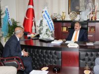 MHP'den Dinç'e tebrik ziyareti