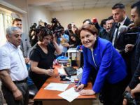 Meral Akşener 100 bin imzayı geçti