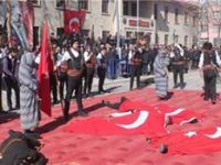 Bayburt'ta İstiklal Marşı okundu protokol ayağa kalkmadı