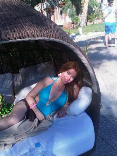 Hilal Cebeci hayranlarını serinletmeye devam ediyor! 23