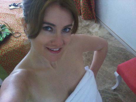 Hilal Cebeci hayranlarını serinletmeye devam ediyor! 6