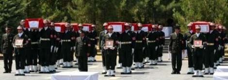 13 şehit için yapılan ilk tören 9