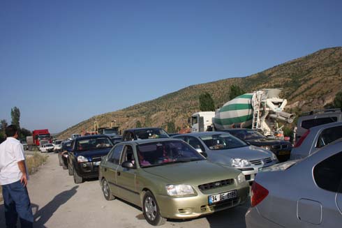 Çörekçilerde kadınlar E-80i trafiğe kapadılar 10