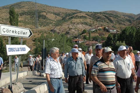 Çörekçilerde kadınlar E-80i trafiğe kapadılar 2