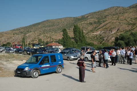 Çörekçilerde kadınlar E-80i trafiğe kapadılar 3