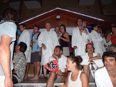 Çavundur Termal Otelde yapılan bornoz partisi! 3