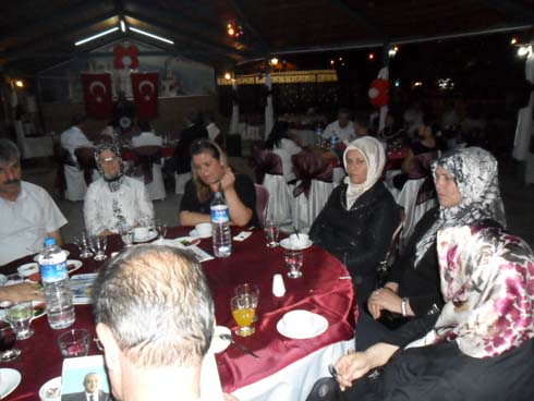 İzmirdeki Çankırılılar iftar sofrasında buluştu 11