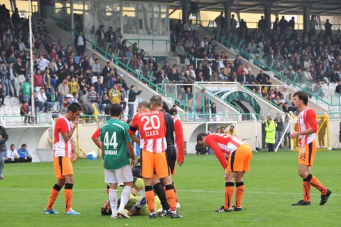 Ligin dibine demir attık 10