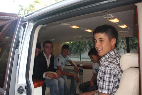 Köpekler değil çocuklar Konakta! 2