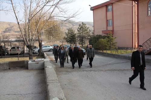 Vali Özcanın UNTAŞ ve Berrak Makarna ziyaretleri 1