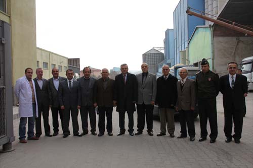 Vali Özcanın UNTAŞ ve Berrak Makarna ziyaretleri 14