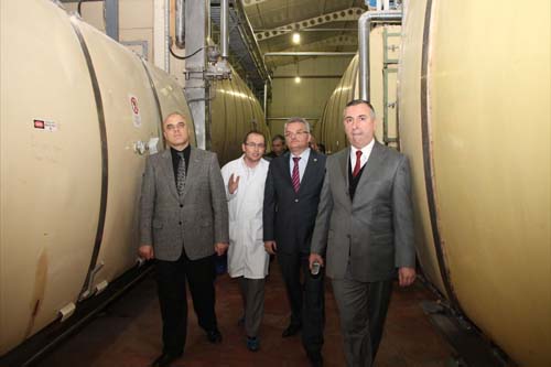 Vali Özcanın UNTAŞ ve Berrak Makarna ziyaretleri 18