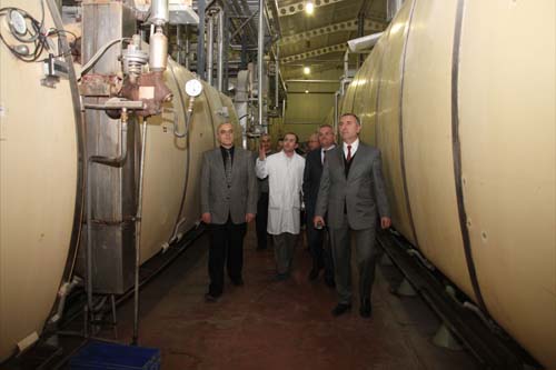 Vali Özcanın UNTAŞ ve Berrak Makarna ziyaretleri 19