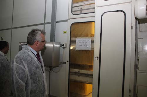 Vali Özcanın UNTAŞ ve Berrak Makarna ziyaretleri 6