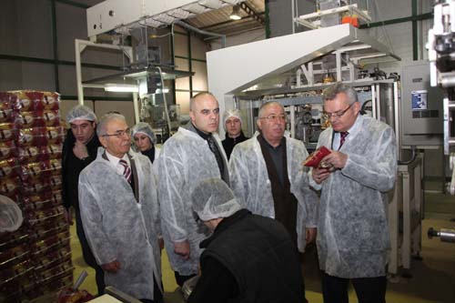 Vali Özcanın UNTAŞ ve Berrak Makarna ziyaretleri 9