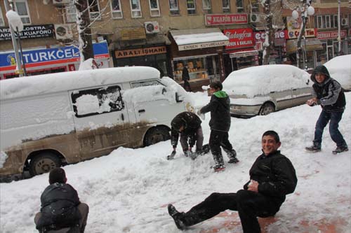 Çankırı Merkezde kar kalınlığı 30 santim 13