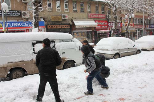 Çankırı Merkezde kar kalınlığı 30 santim 15