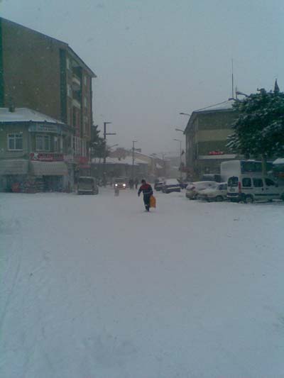 Kurşunluda yoğun kar yağışı ulaşımı engelliyor 2