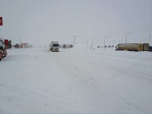 D-100 adeta buz pistine dönüşmüş 3