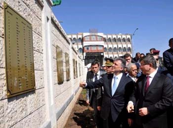 Cumhurbaşkanı Abdullah Gül Yemende hüngür hüngür ağladı 4