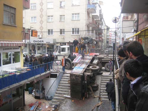 Şans eseri can kaybı yok 13