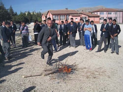Komik Nevruz Ateşi fotoğrafları 1