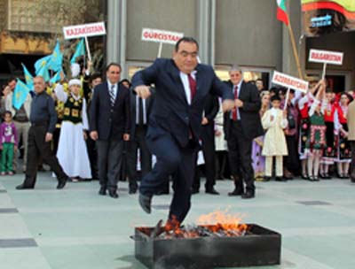 Komik Nevruz Ateşi fotoğrafları 2