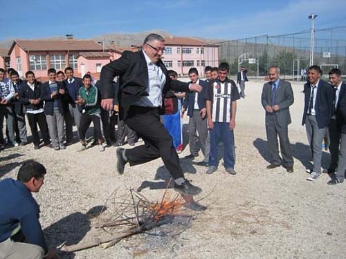 Komik Nevruz Ateşi fotoğrafları 4