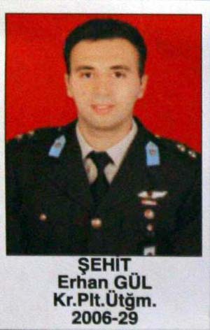 Şehit oğlunun tabutunun arkasından ağlatan koşu 6