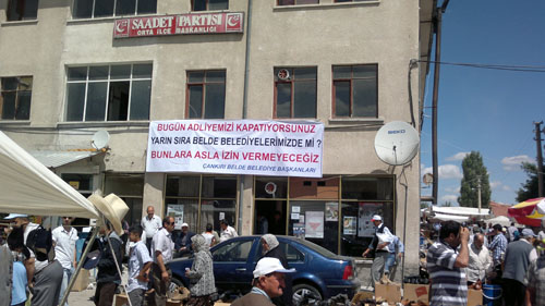 Cumhuriyet tarihinde Ortada ilk miting 11