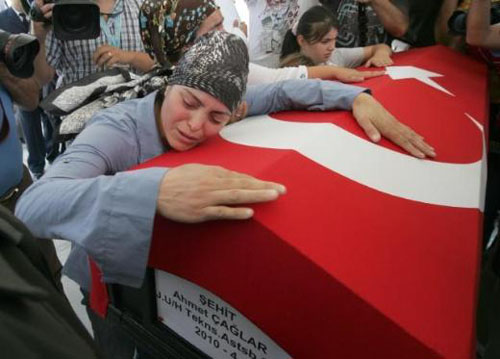 Devletin zirvesi şehit Ahmet Çağların cenazesinde 15