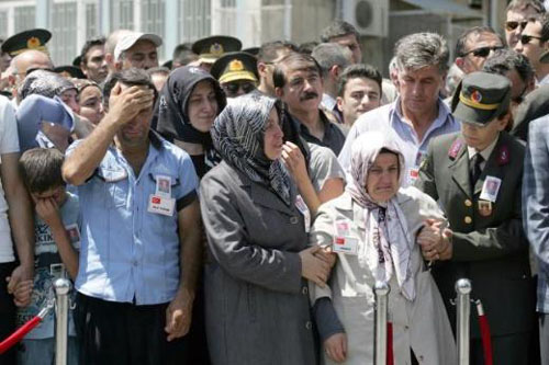 Devletin zirvesi şehit Ahmet Çağların cenazesinde 18