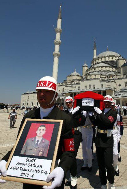 Devletin zirvesi şehit Ahmet Çağların cenazesinde 20