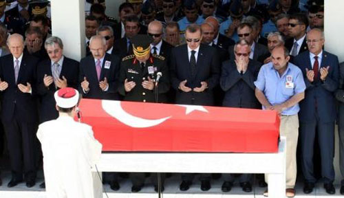 Devletin zirvesi şehit Ahmet Çağların cenazesinde 6