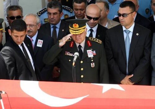 Devletin zirvesi şehit Ahmet Çağların cenazesinde 7