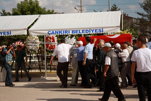 Nurettin Ok toprağa verildi 1