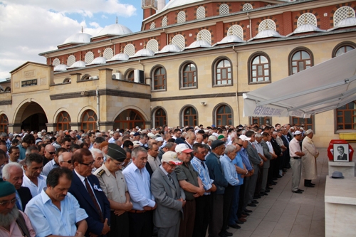 Nurettin Ok toprağa verildi 13