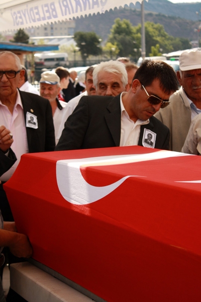 Nurettin Ok toprağa verildi 3