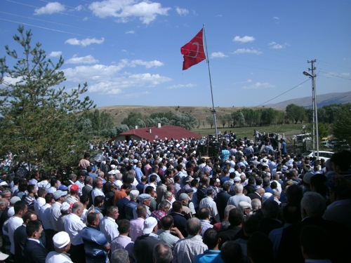 Vahap Yartaş'ı binler uğurladı 10