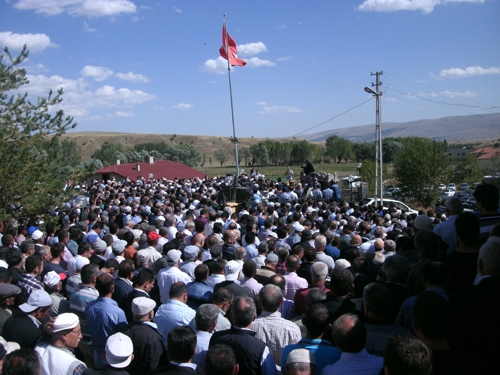 Vahap Yartaş'ı binler uğurladı 11