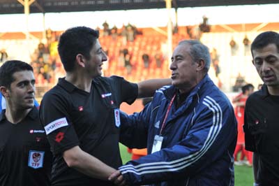 Akçaabat Sebatspor karşısında tutunamadık: 2-1 4