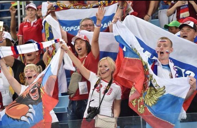 Rus taraftarlar büyüledi 18