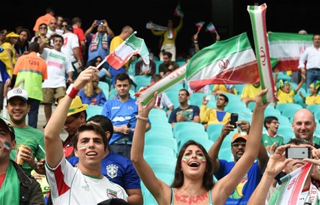 İranlı taraftarlar Brezilya'yı salladı 11