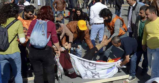 Ankara'da bomba patladı: 95 can kaybı 9