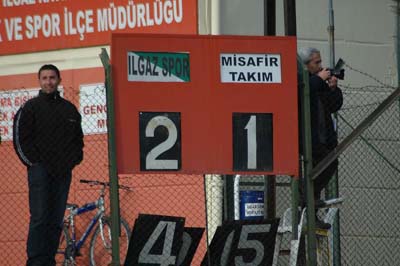 Ilgazspor Yapraklı Belediyespor engelini 2-1le geçti 10