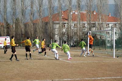 Ilgazspor Yapraklı Belediyespor engelini 2-1le geçti 12