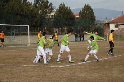 Ilgazspor Yapraklı Belediyespor engelini 2-1le geçti 2