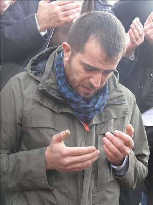 İlker Yasin Solmazın eşi Defneye vedası 13