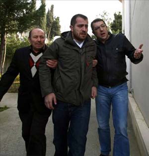 İlker Yasin Solmazın eşi Defneye vedası 4