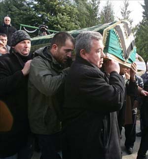 İlker Yasin Solmazın eşi Defneye vedası 6